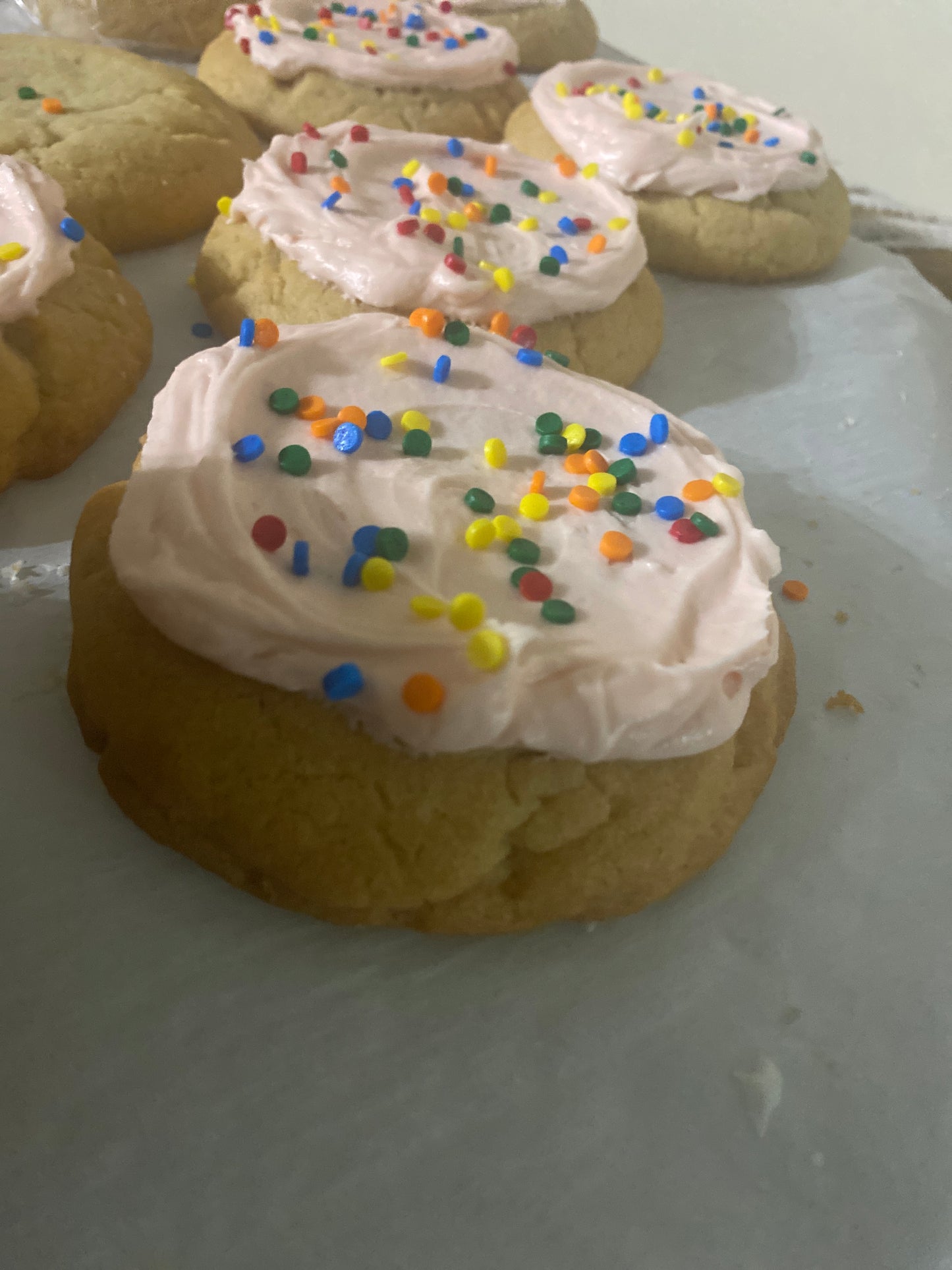 𝐏𝐢𝐧𝐤 𝐂𝐨𝐧𝐟𝐞𝐭𝐭𝐢