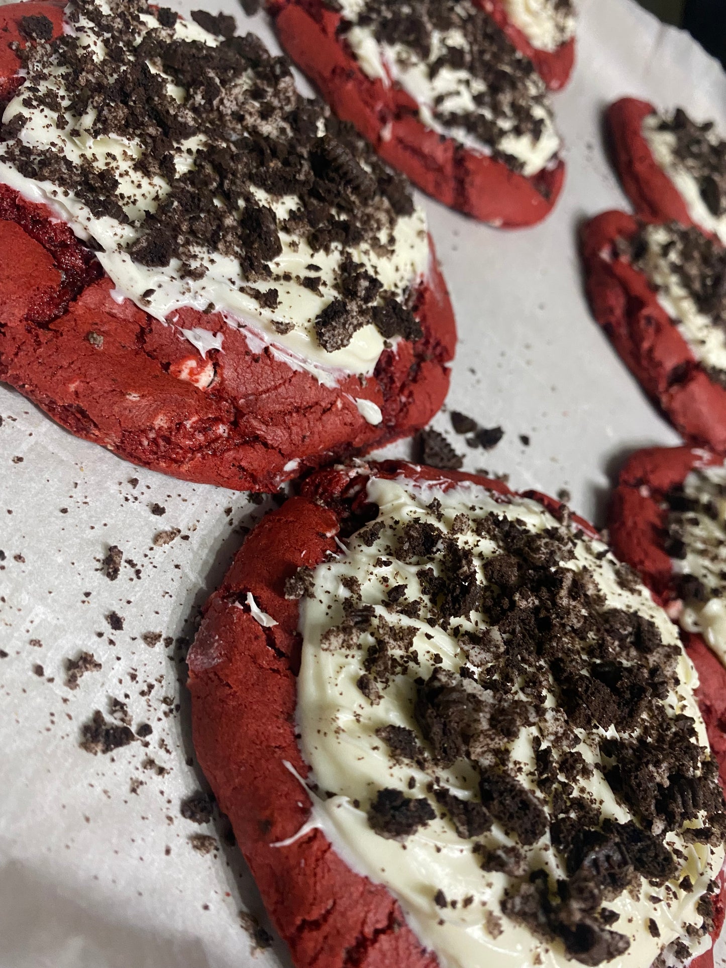 𝐑𝐞𝐝 𝐕𝐞𝐥𝐯𝐞𝐭 𝐎𝐫𝐞𝐨